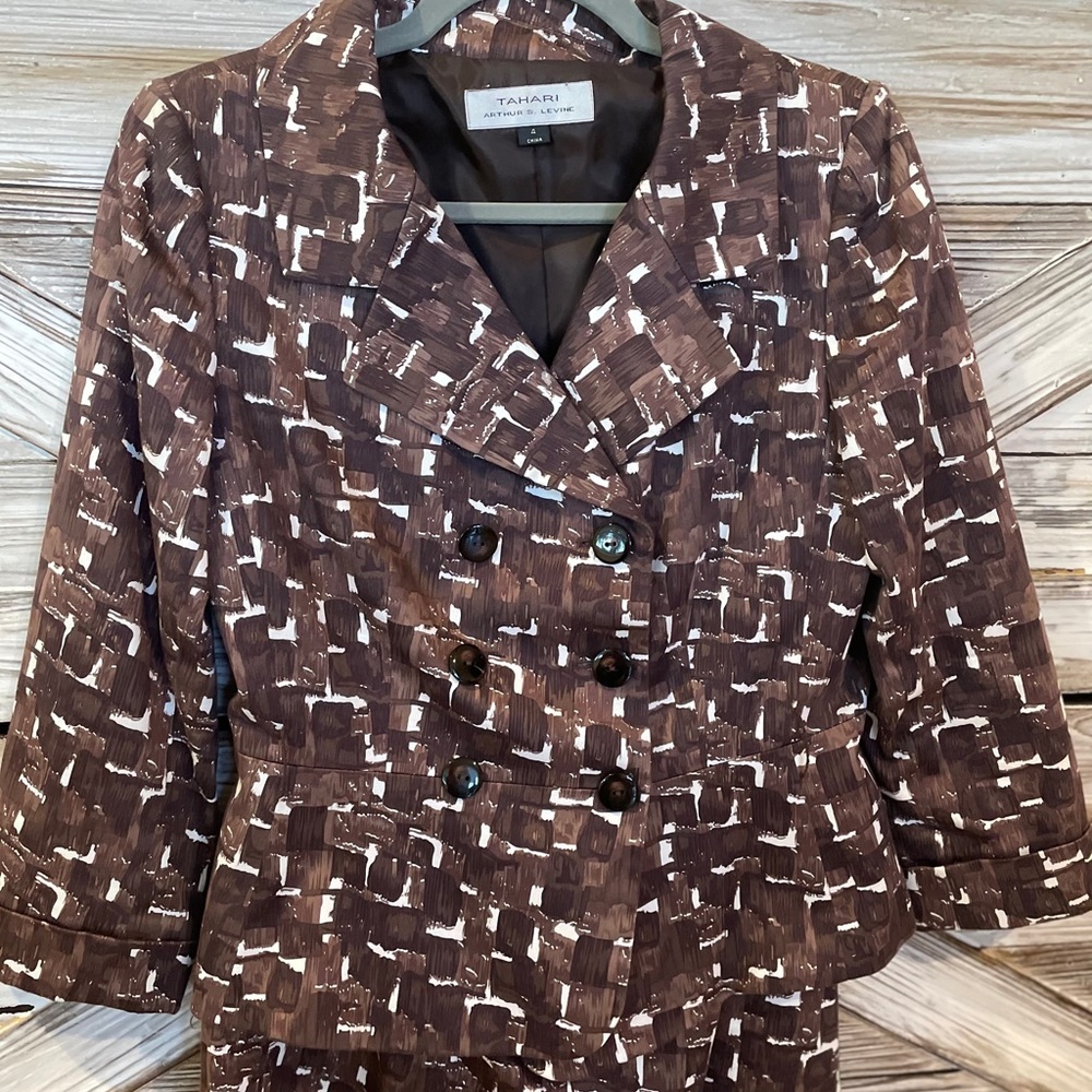 Skirt suit set.
